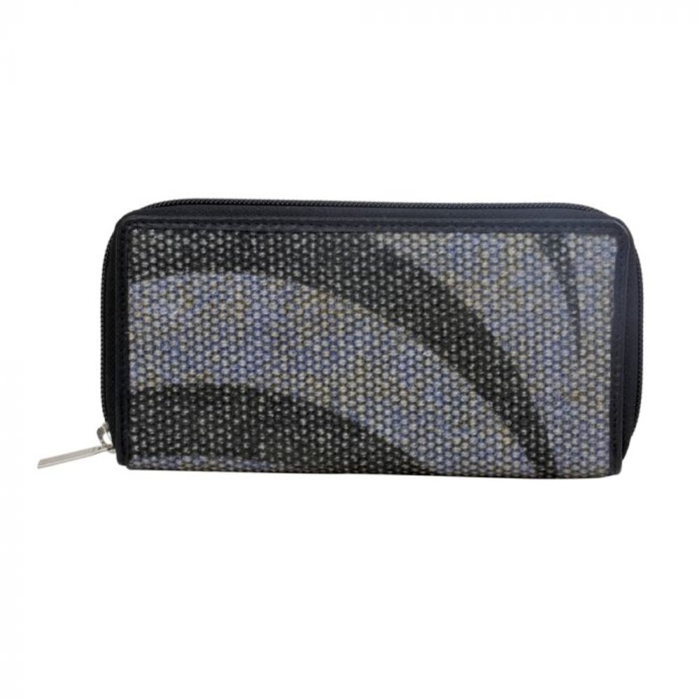 Blue & Black Leather Clutch – Sleek & Versatile Wallet